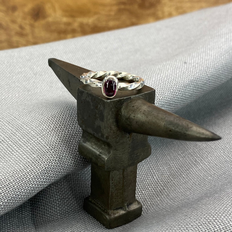 5.25 Twisted Stacker with Garnet